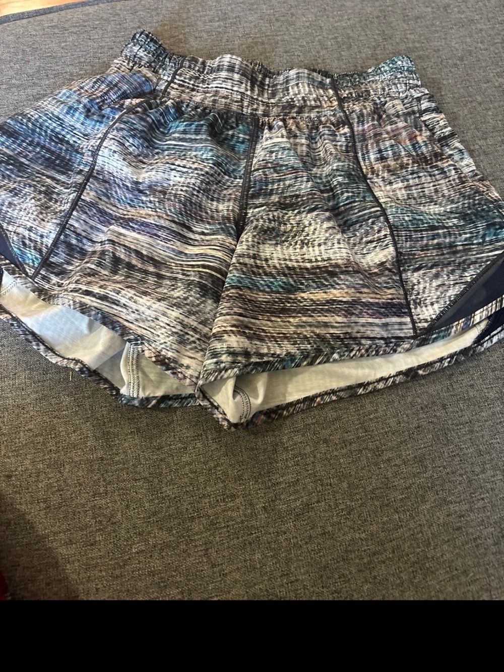 Lululemon shorts size 4